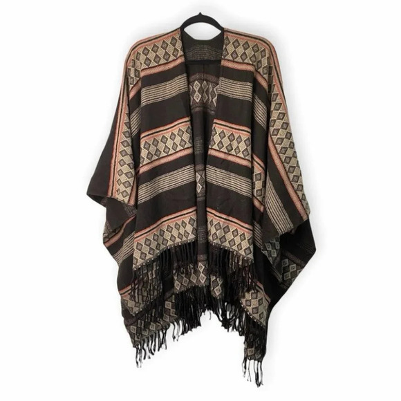 ONLY Ibeline Poncho - Geo-Tribal Cape  in Brown - Picture 3 of 8